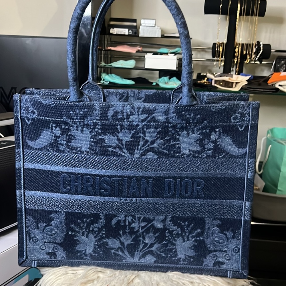 Christian Dior Large Book Tote in Denim Blue Toile de Jouy COA/dustbag - Picture 10 of 15